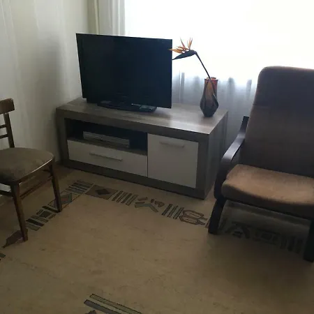 شقة Fama